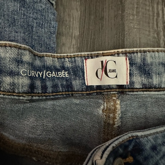 Dc and plus size jeans in euc (size 22) - Picture 3 of 4